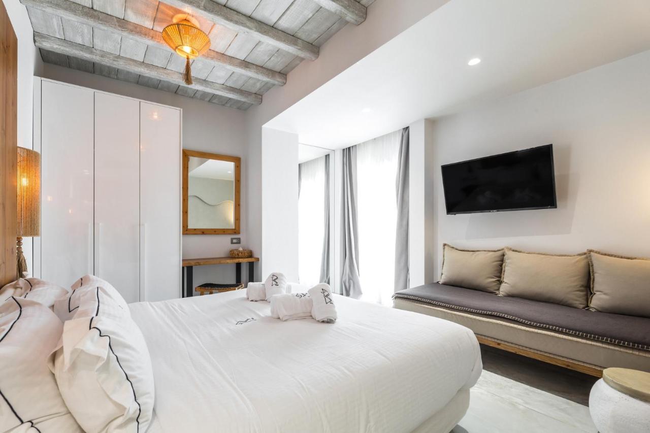Blue Carpet Luxury Suites 佩科霍里 外观 照片