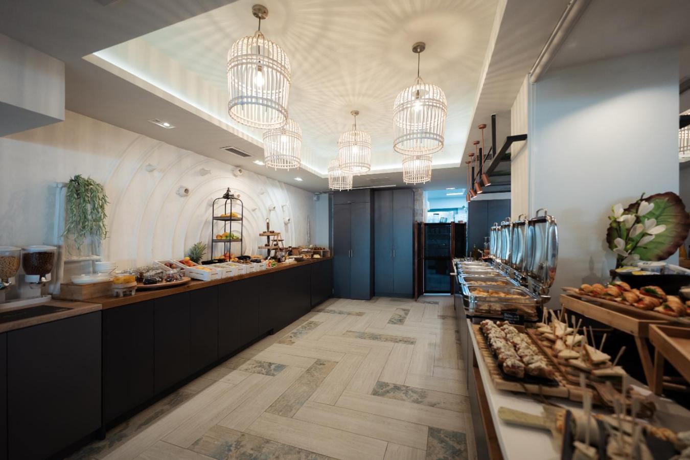 Blue Carpet Luxury Suites 佩科霍里 外观 照片