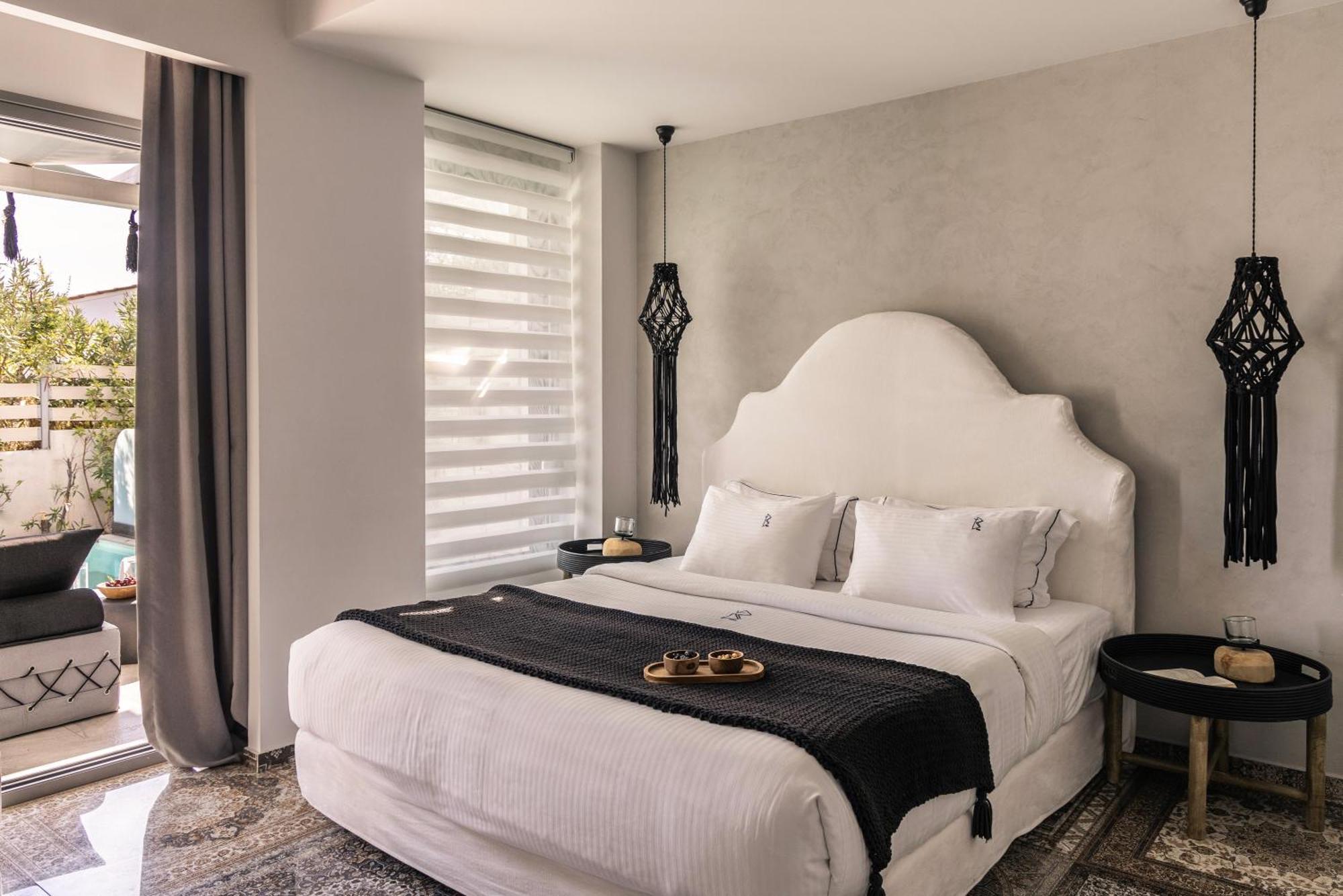 Blue Carpet Luxury Suites 佩科霍里 外观 照片