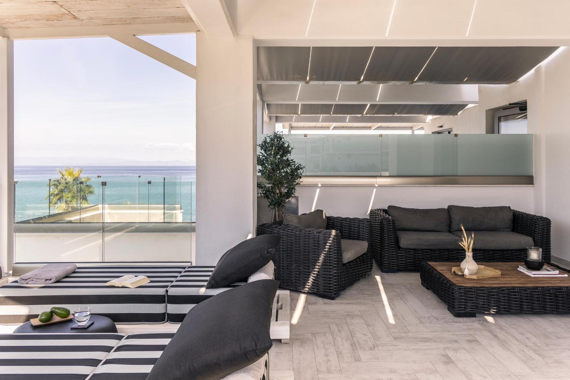 Blue Carpet Luxury Suites 佩科霍里 外观 照片