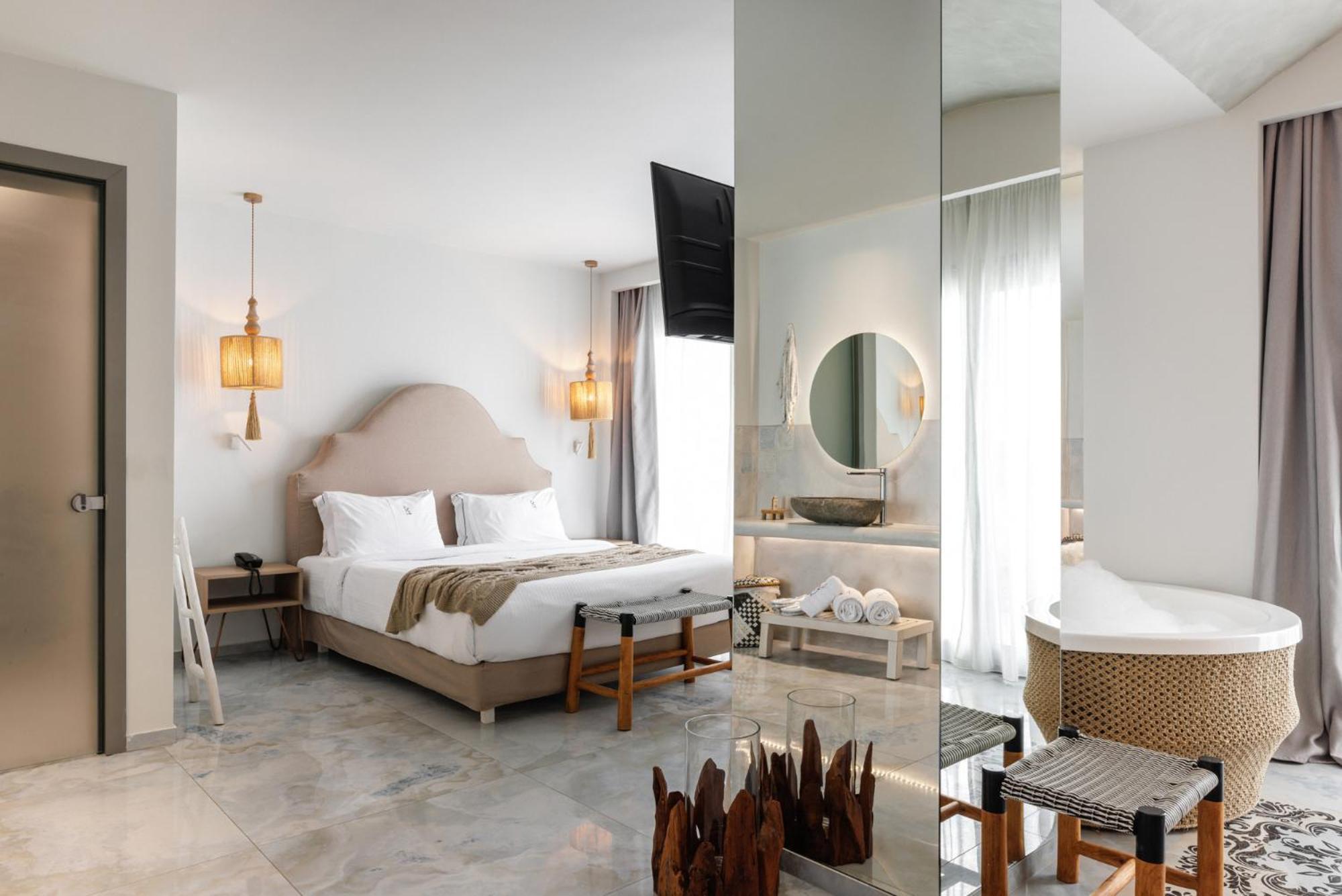 Blue Carpet Luxury Suites 佩科霍里 外观 照片