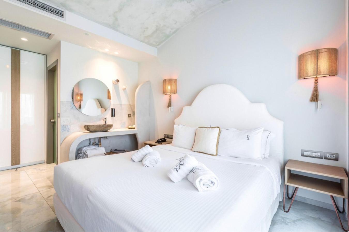 Blue Carpet Luxury Suites 佩科霍里 外观 照片
