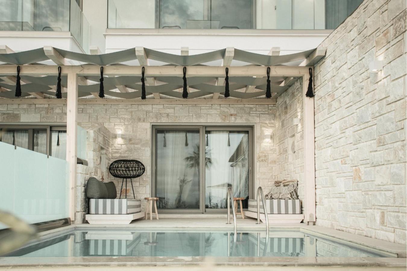 Blue Carpet Luxury Suites 佩科霍里 外观 照片