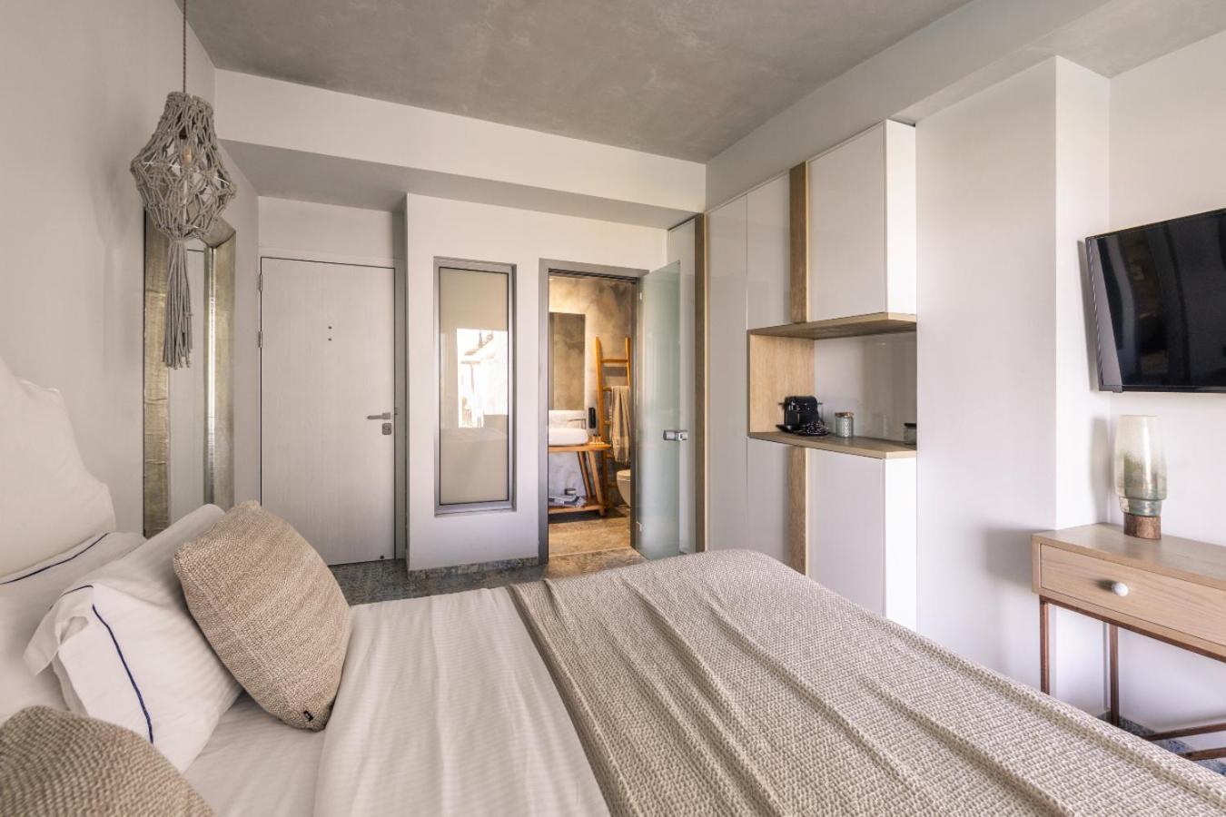 Blue Carpet Luxury Suites 佩科霍里 外观 照片