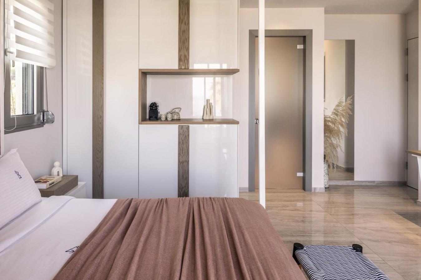 Blue Carpet Luxury Suites 佩科霍里 外观 照片