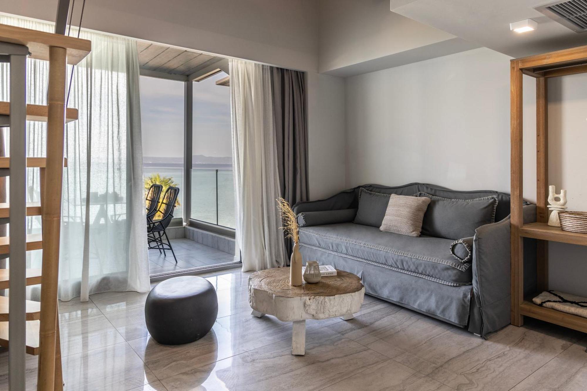 Blue Carpet Luxury Suites 佩科霍里 外观 照片